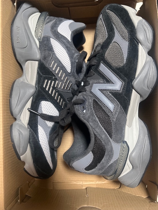 Other - New Balance 9060